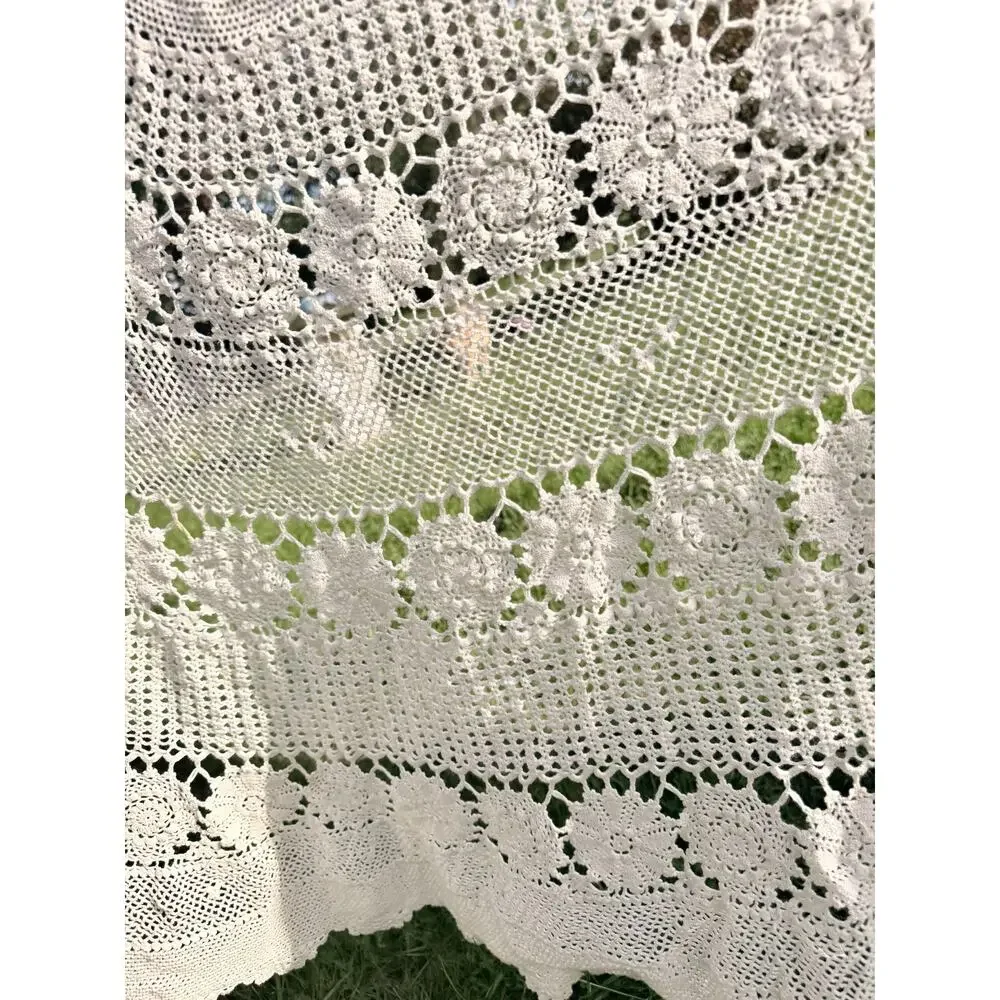 Vintage Handmade Crochet Lace Coverlet Throw Ecru Floral Roses Raised Crochet